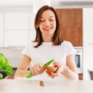 Éplucheur rond Börner - lame inox double tranchant, canneleur pratique - Dimensions 21 cm x 2 cm x 1,5 cm_1