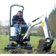 E08 micro-pelle compacte_1