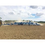 Outil agricole avec dents doubles et réglage manuel