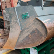 Godet niveleur Egli EPL-TR 280-1700 - OilQuick OQ 80 - 1700 mm - 995 kg - 1420 l_1