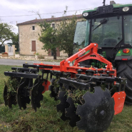 Viticrop - Cover Crop pour vignes et vergers avec disques crénelés et bâti robuste_1