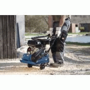 Plaque vibrante pour travaux de compactage autour de la maison