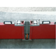 Système de barrière à glissières pour rétention avec joints en mousse EPDM