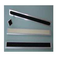 71435 - Bande de guidage en aluminium anodisé - lisse - fixation par scellement chimique ou adhésivage_1