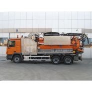 Hydrocureur avec citernes en acier inox et cloison à déplacement hydraulique ou manuel