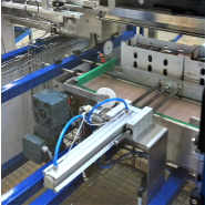 Transfert à poussoir pour  le transfert avec changement de face de référence du produits_1