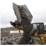 Godet de déversement latéral conçu pour les opérations de chargement et de manutention_1