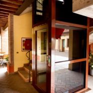 Ascenseur privatif intérieur Veneto - Élévateur hydraulique personnalisable - Capacité 500 à 600 kg - Course 8,5 m_1