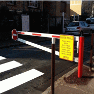 Barrière pivotante WES 145 : sécurisez l'accès jusqu'à 5,50 m avec lisse légère_1