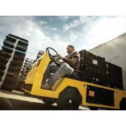 Cushman Titan XD - Tracteur logistique Crown - Capacité de remorquage 5000 lb - Charge utile 3000 lb_1