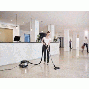 Aspirateur poussière VP930 Nilfisk - filtration HEPA, capacité 15L et faible niveau sonore_1