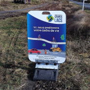 Panneau de communication de chantiers sur plastobloc_1