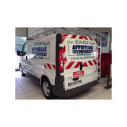 Marquage de sécurité sur les véhicules d'urgence - Signalisation essentielle pour la sécurité routière par PANO Nice Ouest_1