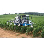 1070 - tracteur enjambeur - bobard - à 4 roues motrices à cylindrée égale_1