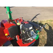 Broyeur de végétaux EVO 150 - compact et performant avec 2 rouleaux ameneurs et frein à inertie_1