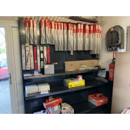 Gondole de magasin pour la présentation de produits et le rangement de marchandises_1