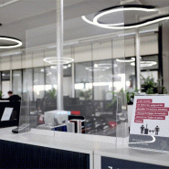 Ecran de séparation transparent pour accueil ou comptoir 60x80 cm_1