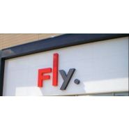 Lettrage 3D pleines plexiglas type boîtier - relief 10 à 100 mm - semelles PVC ou aluminium_1