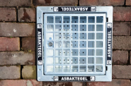 Cendrier Droppit basic - acier galvanisé, résistant à la corrosion, avec grille pour petits déchets_1
