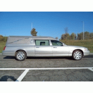 Véhicule funéraire Lincoln Town Car 2007 avec plateau arrière électrique