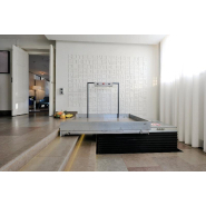 Plateforme discrète  - Mouvement vertical et horizontal, encastrée, personnalisable - Guldmann LP50H_1