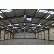 Bâtiment de stockage avec container_1