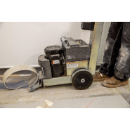 DÉCOLLEUSE AUTOTRACTÉE 