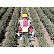 Récolteuse de myrtilles OSKAR 4WD Plus - Jagoda JPS Agromachines avec tête à secousses horizontales et moteur Doosan Stage V_1