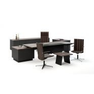 Bureaux de direction en bois naturel avec plateau en cuir - MAKI - Bürotime_1