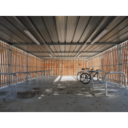Abri vélo fermé et sécurisé personnalisable - REFUGE - avec options solaires et arceaux modulaires_1