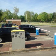 Borne FARECO avec options de paiement par pièces et billets