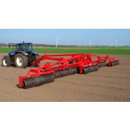 Rouleau agricole HE-VA conçu pour suivre les contours du terrain