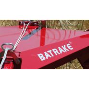 Râteau andaineur avec système hydraulique facile à utiliser
