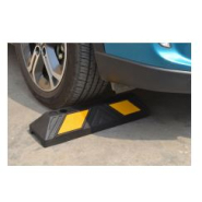 Butée de parking en caoutchouc 550mm - larges bandes réfléchissantes jaunes - 2 passe-câbles intégrés_1