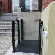 Élévateur vertical PMR PARIGI-A - 2 mètres pour ERP, avec mouvement vertical et sécurité renforcée_1