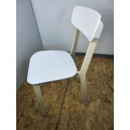 Chaise Cream Calligaris d'occasion - bois hêtre - assise et dossier résine blanc - recommandée pour cafés et restaurants_1