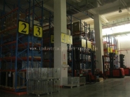 Chariot élévateur à système très étroit d'allée - capacité 500kg à 1500kg par palette - hauteur cadre 5000 à 12000mm_1