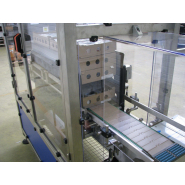 Empileur séquentiel de produits à fond plat et rigide par retenue verticale_1