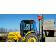 930 - Chariot élévateur tout terrain JCB - 3 000 kg - Moteur EcoMAX 55 kW - Mâts 3,6 à 5,5 m_1