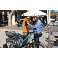Borne de réparation et de recharge sécurisée, ergonomique, personnalisable en libre-service pour vélo  - Clever ifix-e_2