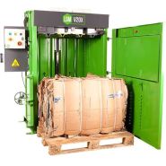 Presse à balles surbaissée à vérins croisés - compacteur vertical 25 tonnes - balles 200 à 300 kg_1