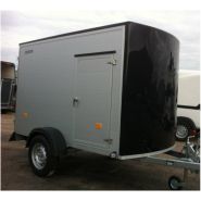 Remorque aluminium avec plancher antidérapant et roues renforcées