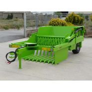 Ramasseuse agricole avec capacité de trémie jusqu’à 3500 kg