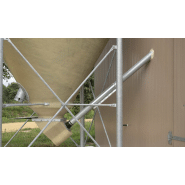 Infrastructure avicole avec stockage et distribution d'aliments