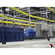 Convoyeur aérien pour tri et préparation de vêtements