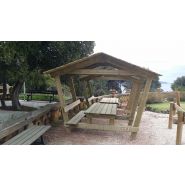 Mobilier de jardin en bois avec toit pour pique-nique