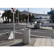 Poubelle publique Kube Nin PA673 - béton préfabriqué gris granite avec anneau en acier zingué_1