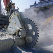 Scie à rocher destinée aux grandes pelles de 50 à 75 tonnes - RWE 90_1