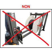 Adaptateur pour fourches permettant de manipuler les tourets en sécurité