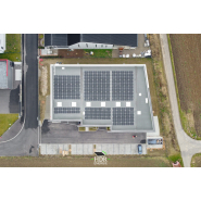 Bâtiment commercial photovoltaïque - 224 panneaux - 700m² - 99 kWc_1